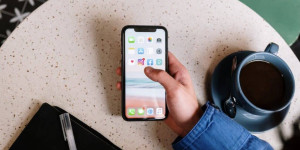 Keeping You Engaged: The Role of AI Integration in Social Media Addiction