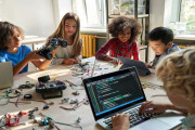 Coding Camps vs. Online Classes: Choosing the Better Option for Your Kids