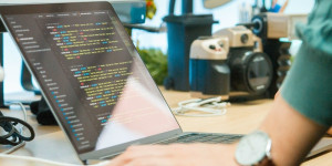 Python vs. R: Which One Is Right for Data Science Students?