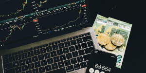 Mastering Finances with Fintech: A Guide to Smart Money Management